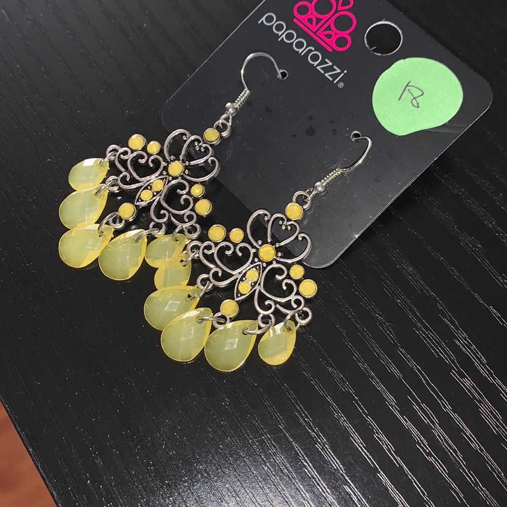 Paparazzi Yellow Silver Dangle Earrings ❤️